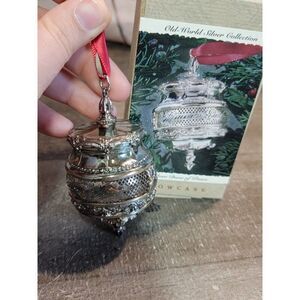Hallmark silver Dove of Peace 1993 ornament Xmas decor